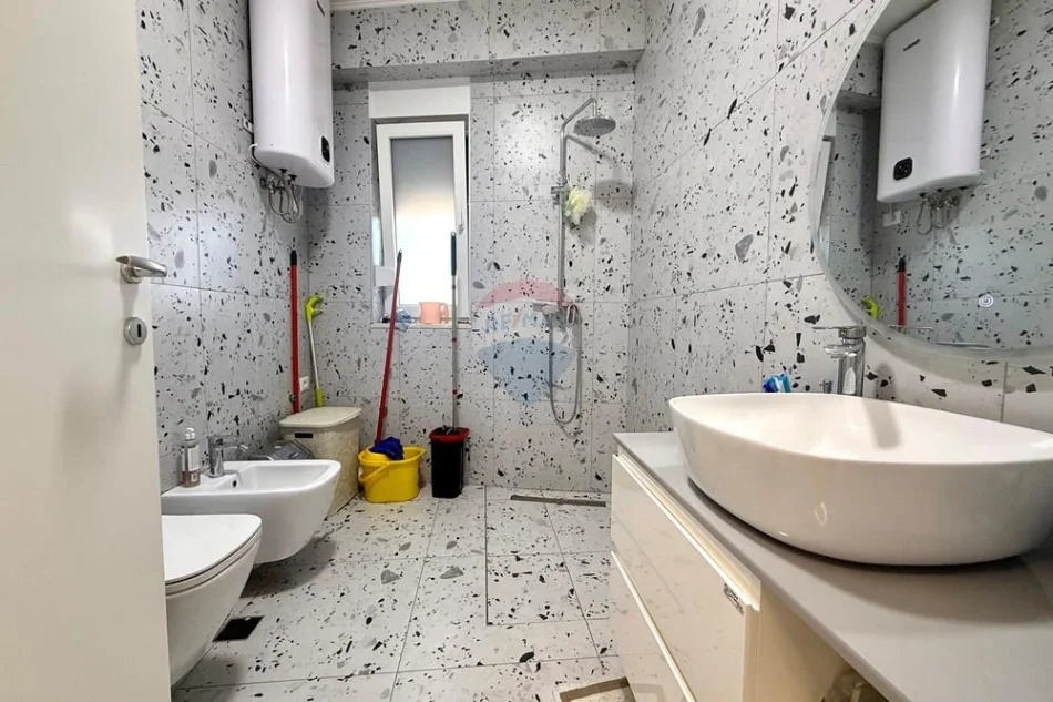 Tirane, shitet apartament 2+1 , 136 m² 365.000 € (Bulevardi i Ri)