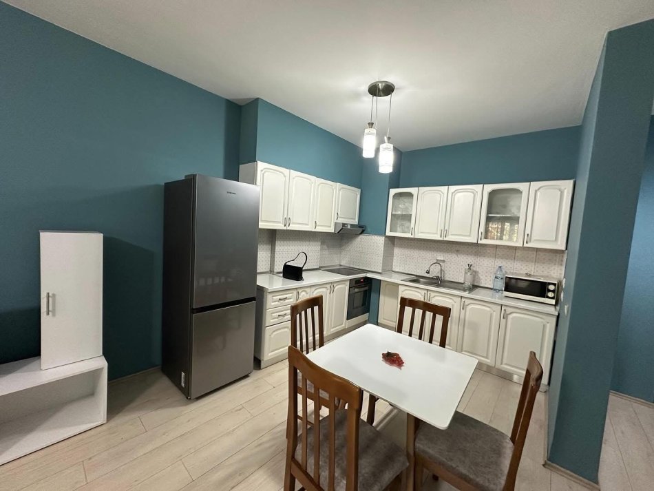 Tirane, jepet me qera apartament 1+1 Kati 3, 70 m² (Rruga elbasanit)