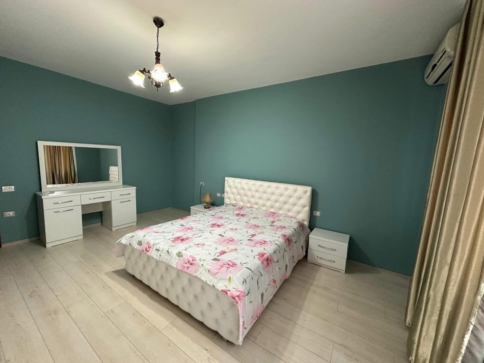 Tirane, jepet me qera apartament 1+1 Kati 3, 70 m² (Rruga elbasanit)