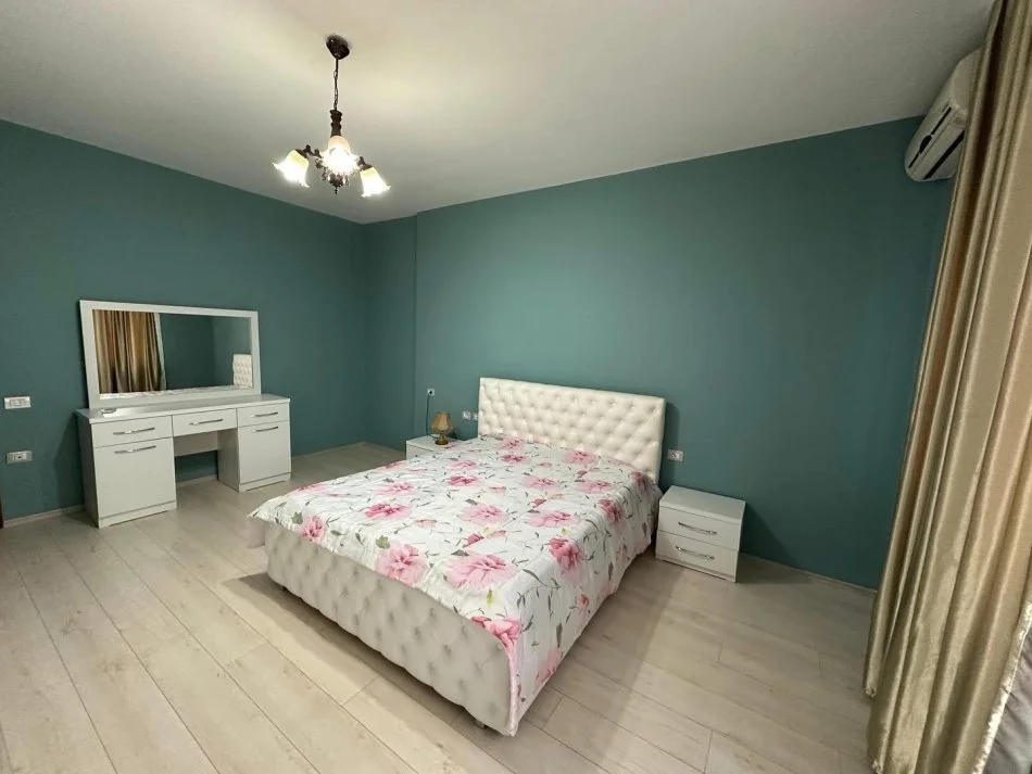 Tirane, jepet me qera apartament 1+1 Kati 3, 70 m² (Rruga elbasanit)