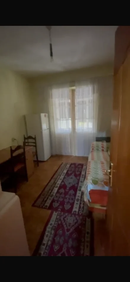 Tirane, jepet me qera apartament 2+1 Kati 5, 75 m² 450 € (Rruga Ferit Xhajko)