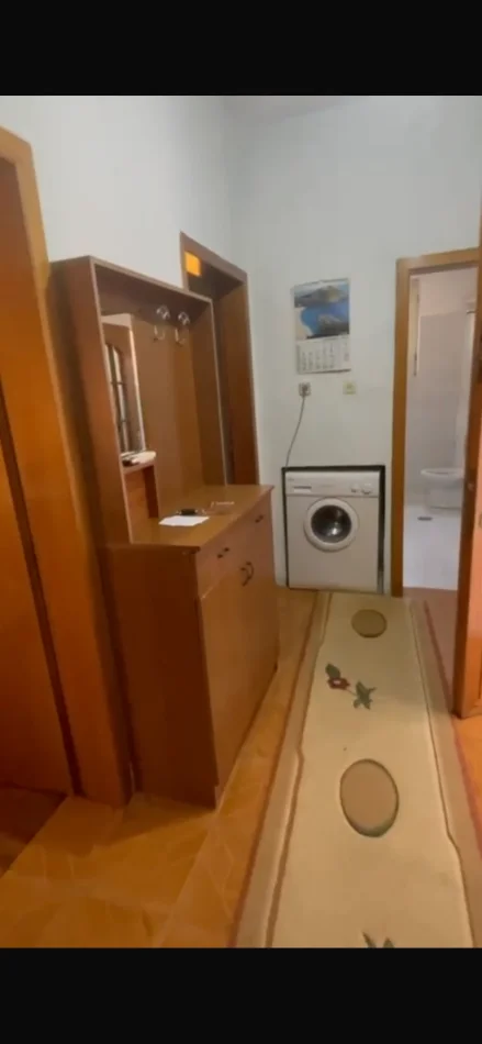 Tirane, jepet me qera apartament 2+1 Kati 5, 75 m² 450 € (Rruga Ferit Xhajko)