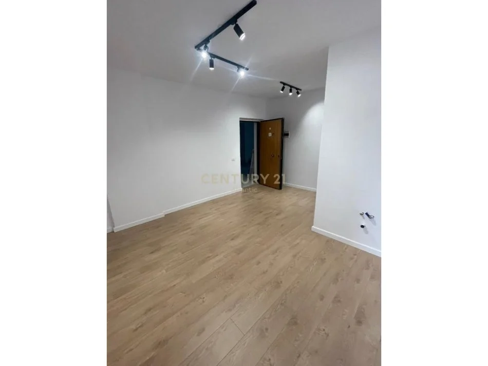 Durres, shitet apartament 1+1 Kati 1, 55 m² 75.000 € (Plazh Hekurrudha)