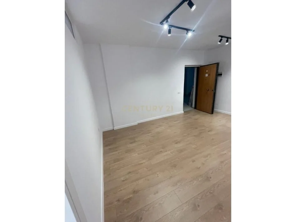 Durres, shitet apartament 1+1 Kati 1, 55 m² 75.000 € (Plazh Hekurrudha)