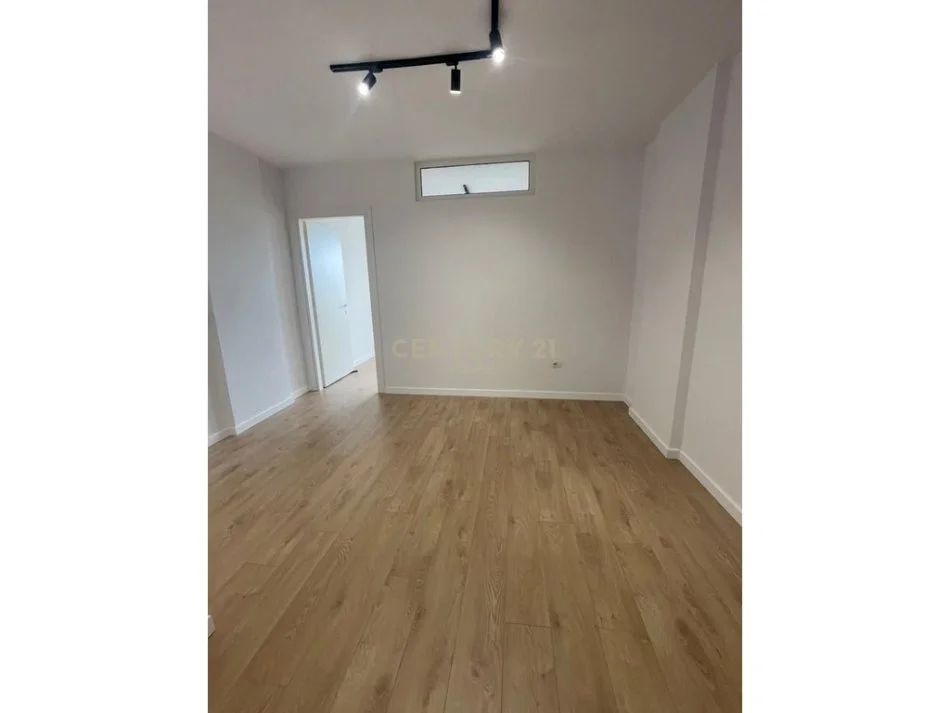 Durres, shitet apartament 1+1 Kati 1, 55 m² 75.000 € (Plazh Hekurrudha)