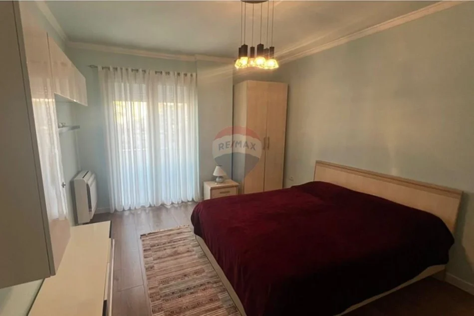 Tirane, jepet me qera apartament 2+1 Kati 5, 110 m² 1.300 € 