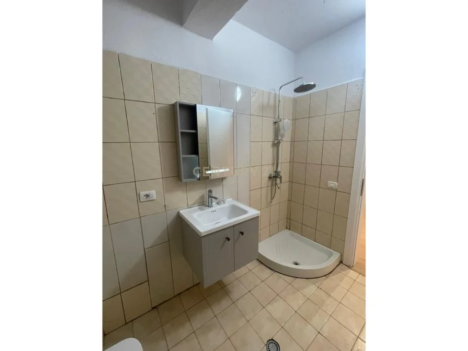 Durres, shitet apartament 1+1 Kati 1, 55 m² 75.000 € (Plazh Hekurrudha)