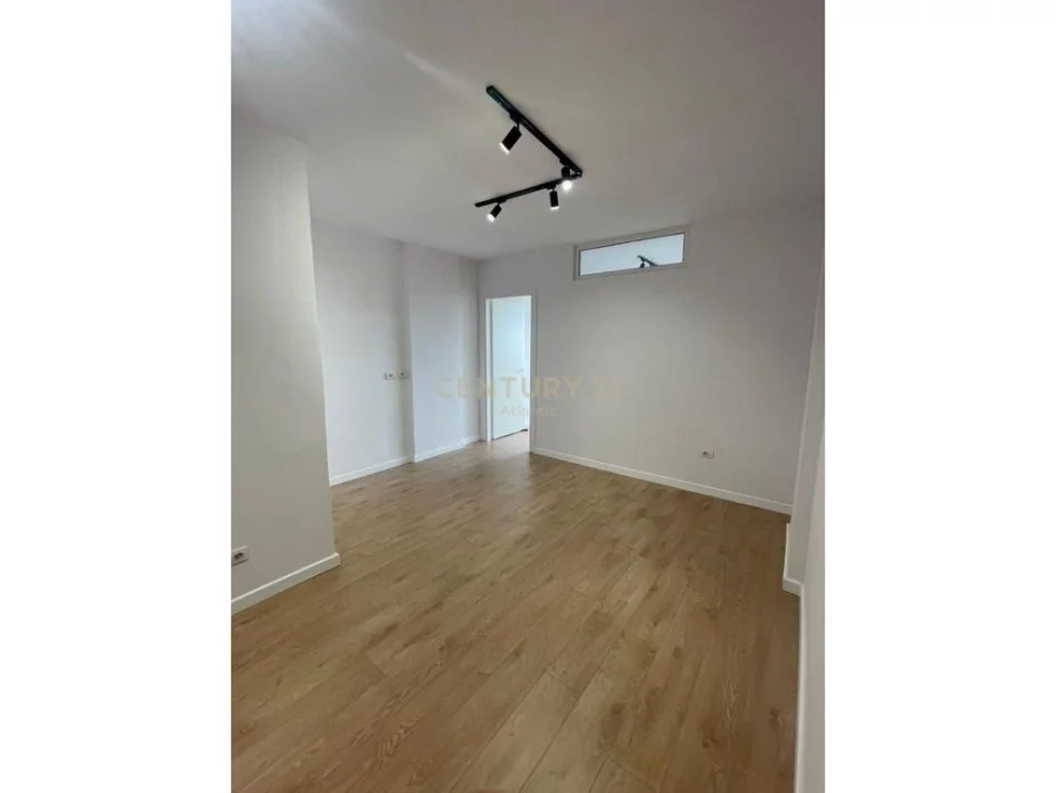 Durres, shitet apartament 1+1 Kati 1, 55 m² 75.000 € (Plazh Hekurrudha)
