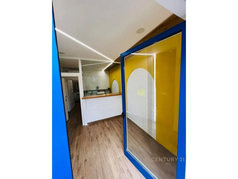Tirane, jepet me qera ambjent biznesi Kati 0, 30 m² 350 € (Mangalem)