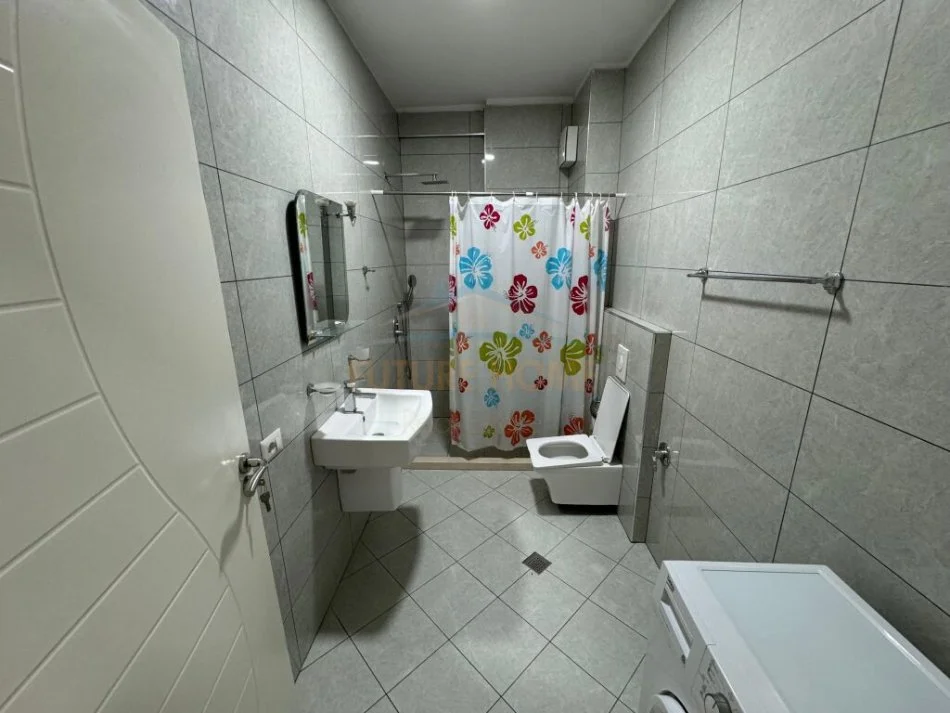 Tirane, shitet apartament 1+1+Ballkon Kati 1, 85 m² 145.000 € (5 Maj)