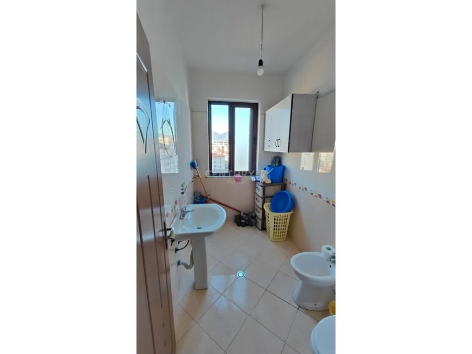 Tirane, shitet apartament 2+1+Aneks+Ballkon Kati 7, 100 m² 140.000 € (Astir)