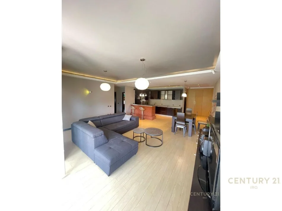 Tirane, jepet me qera apartament 3+1+Aneks+Ballkon Kati 4, 143 m² 750 € 