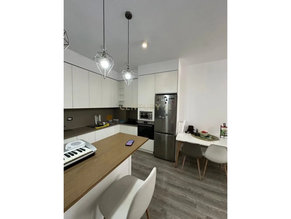 Tirane, shitet apartament 2+1+Ballkon Kati 2, 115 m² 220.000 € 