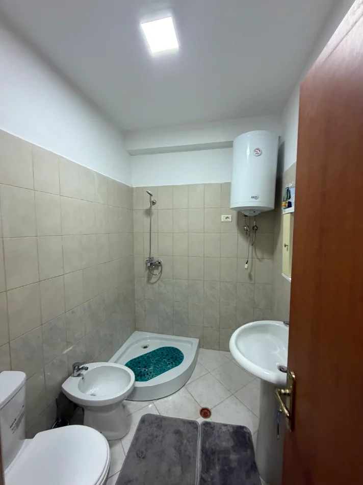 Durres, shitet apartament 1+1+Ballkon Kati 3, 61 m² 69.000 € (Shkembi kavajes)