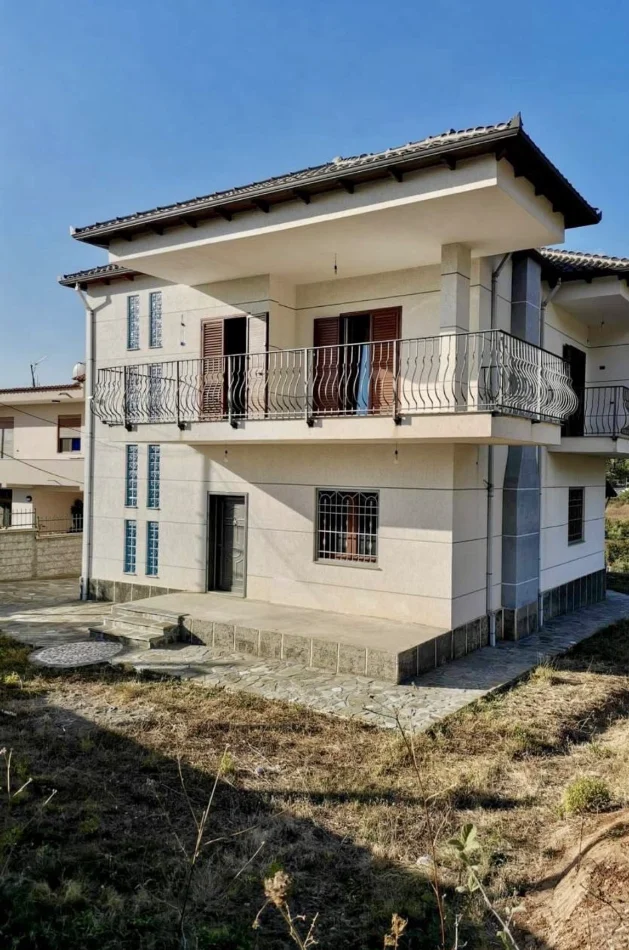 Tirane, shitet Vile , 251 m² 260.000 € 