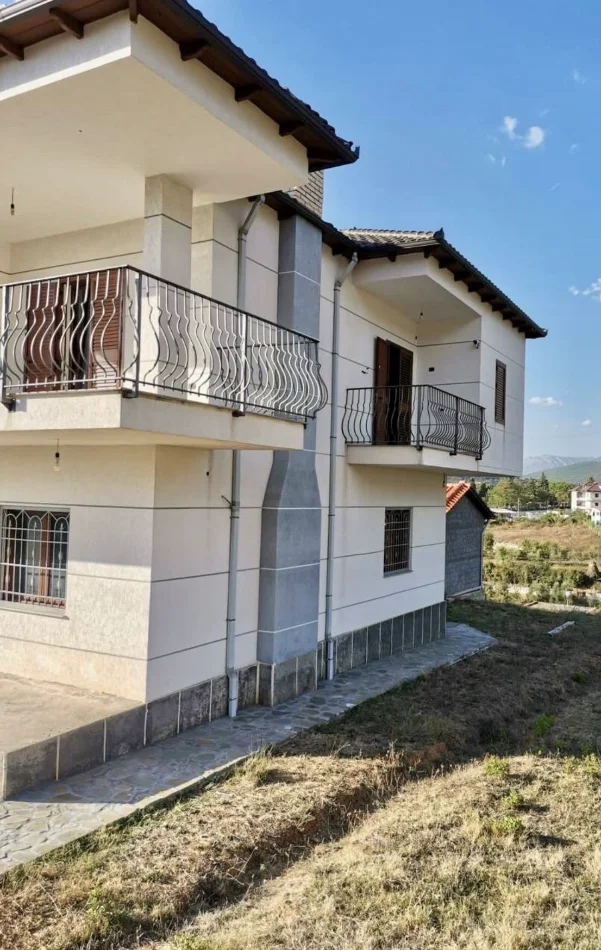 Tirane, shitet Vile , 251 m² 260.000 € 