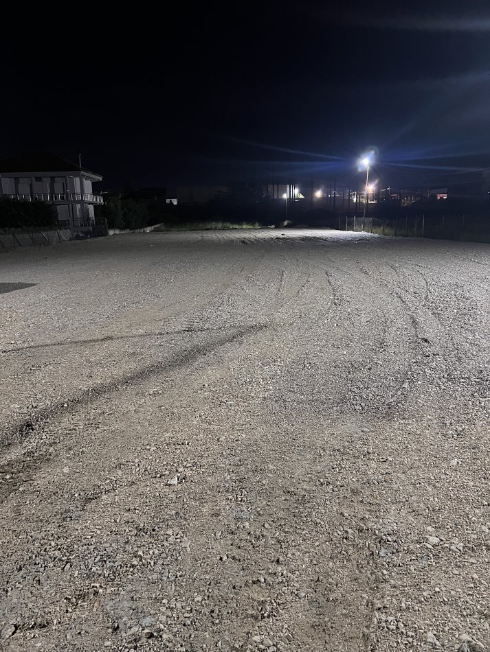 Tirane, jepet me qera ambjent biznesi , 1.700 m² 1.500 € (rruga nacionale e vjeter)