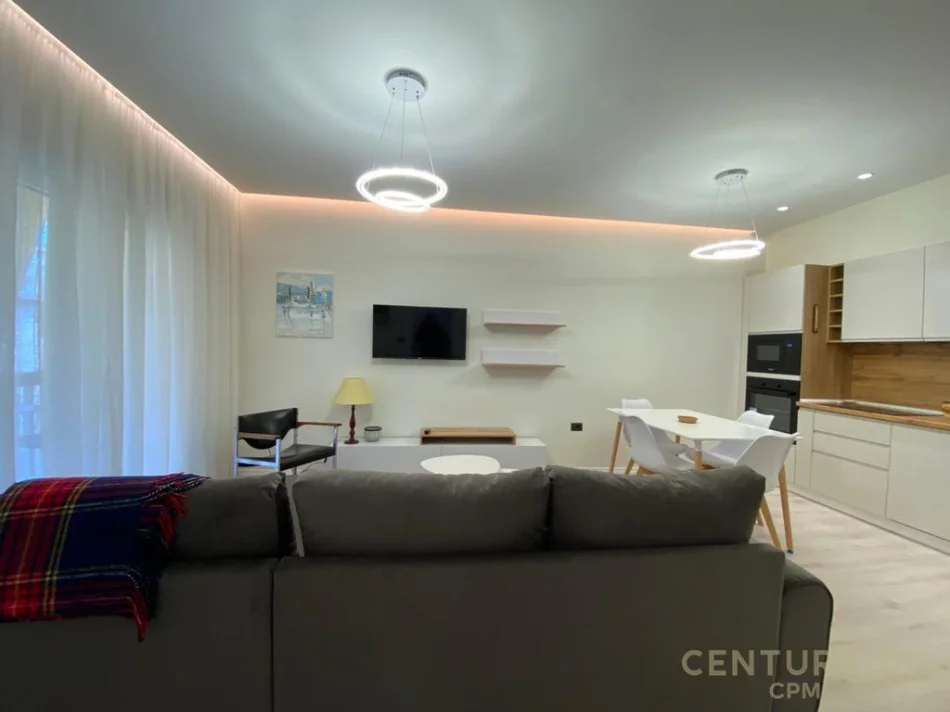 Tirane, jepet me qera apartament 1+1+Aneks+Ballkon Kati 3, 50 m² 883 € (Liceu Artistik)