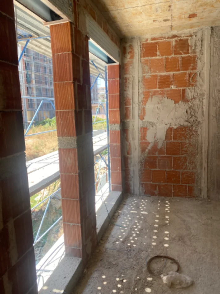 Tirane, shes apartament 1+1+Ballkon Kati 2, fundi bulevardit te ri(paskuqan)