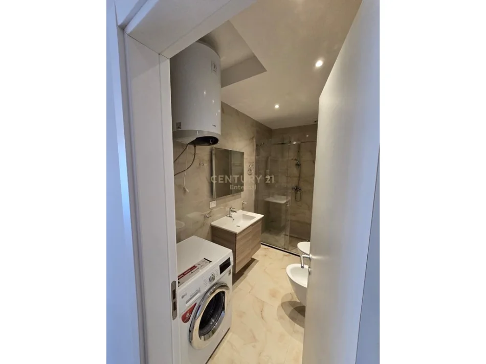 Tirane, jepet me qera apartament 1+1+Aneks+Ballkon Kati 2, 77 m² 800 € (Vet Hospital)