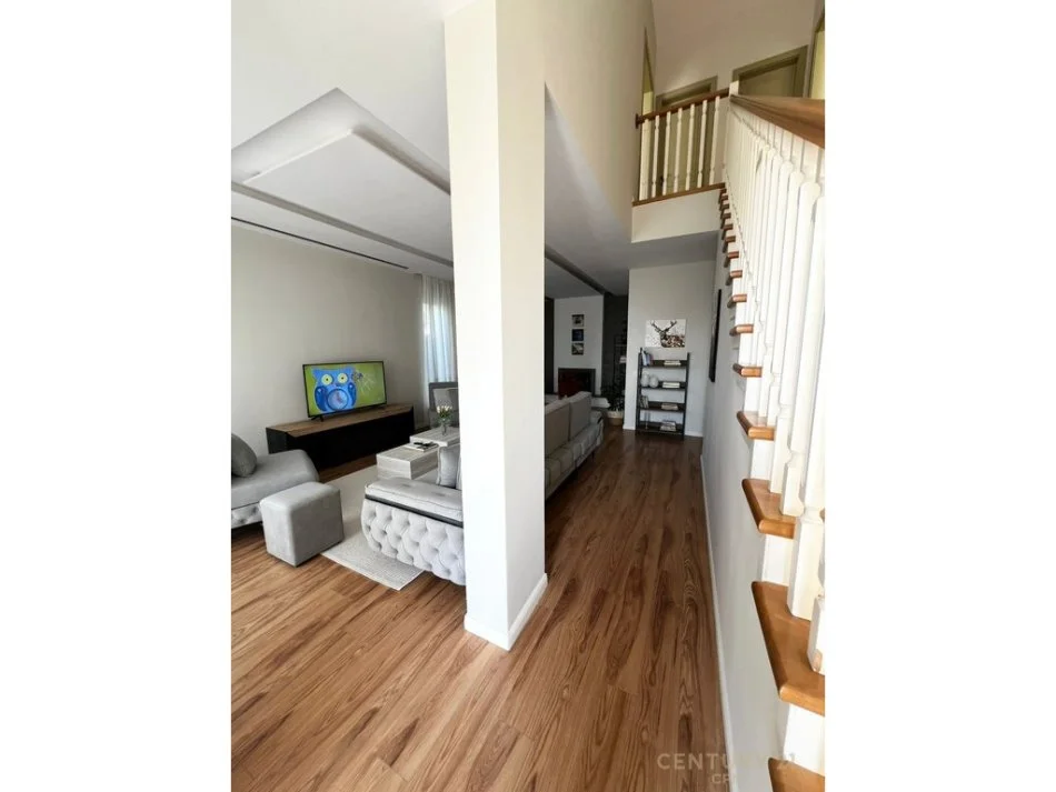 Tirane, jap me qera apartament 5+1 Kati 3, 800 m² 1.600 € 