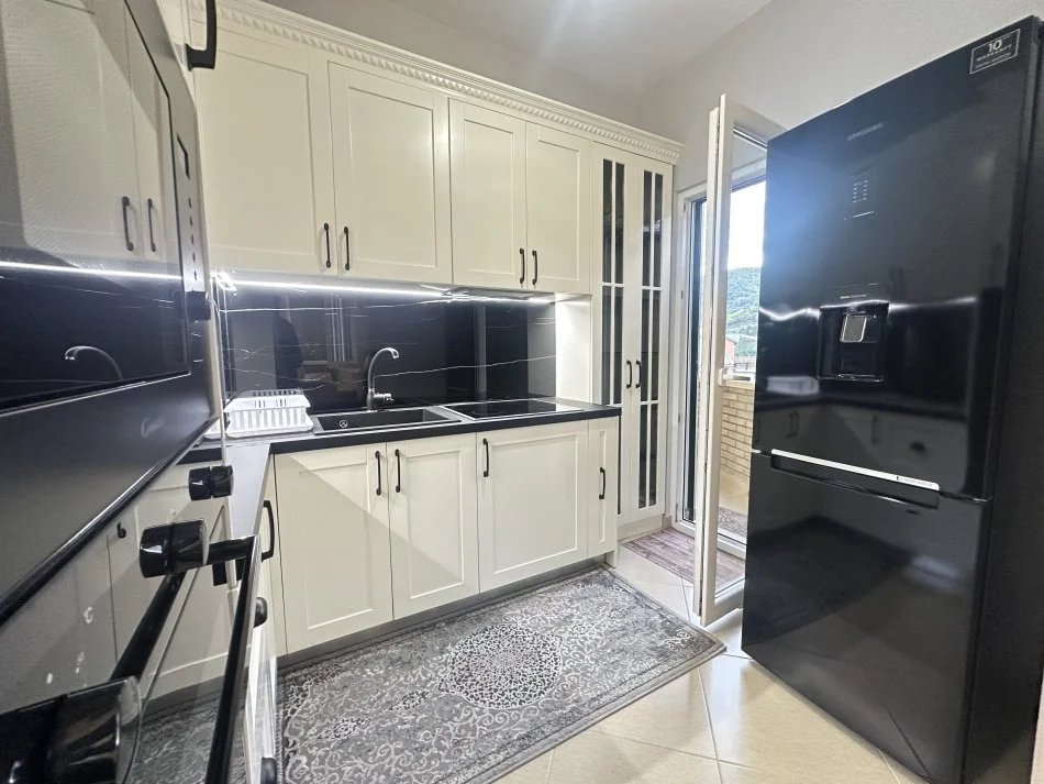 Tirane, shitet apartament 2+1+Ballkon Kati 3, 97 m² 220.000 € (Veneto, Liqeni Thate)