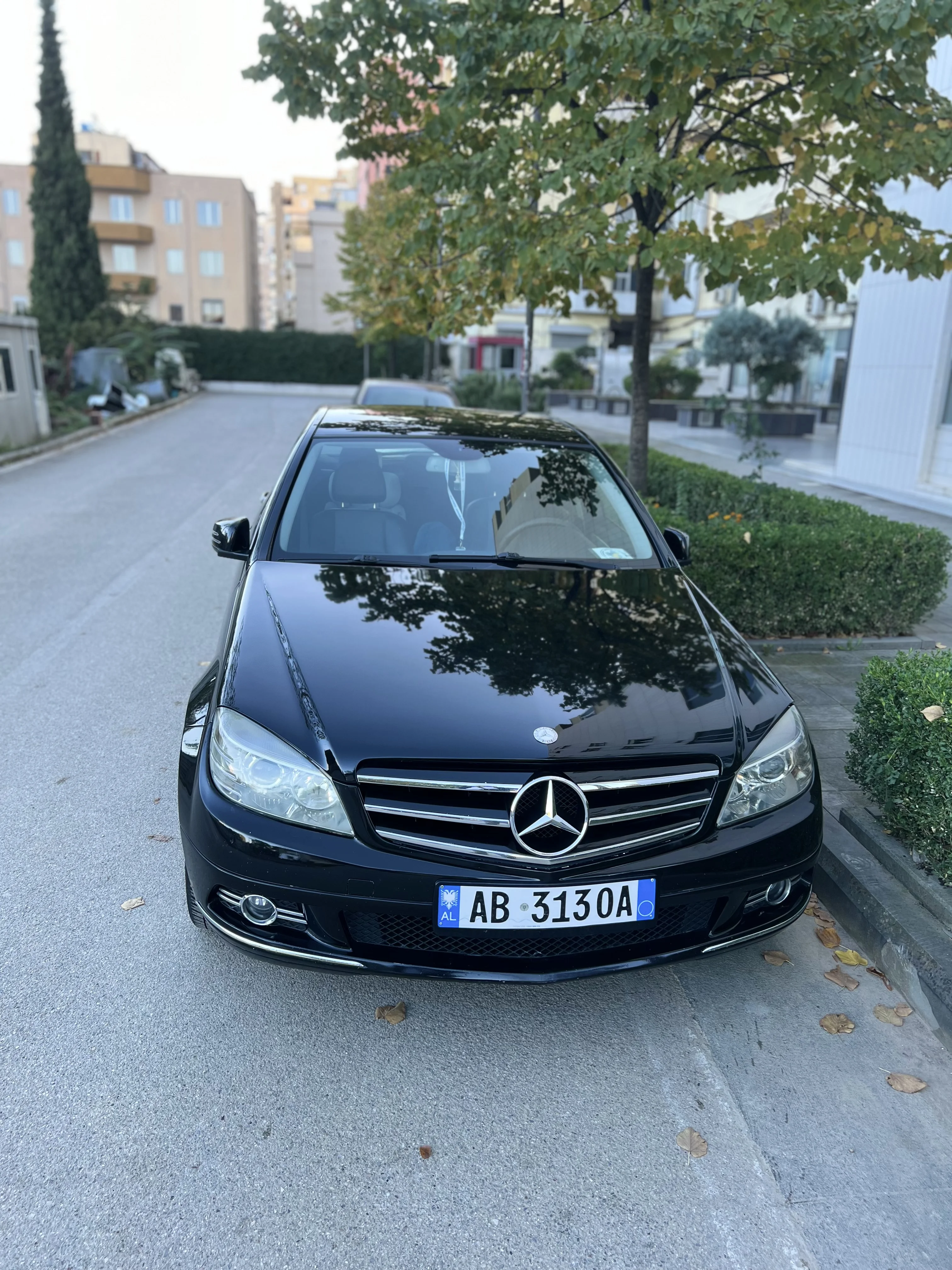 Shitet  C Clas w204 2.2 nafte, viti 2009, automatik. 4.5 Mil Lek i Padiskutueshem!!!!