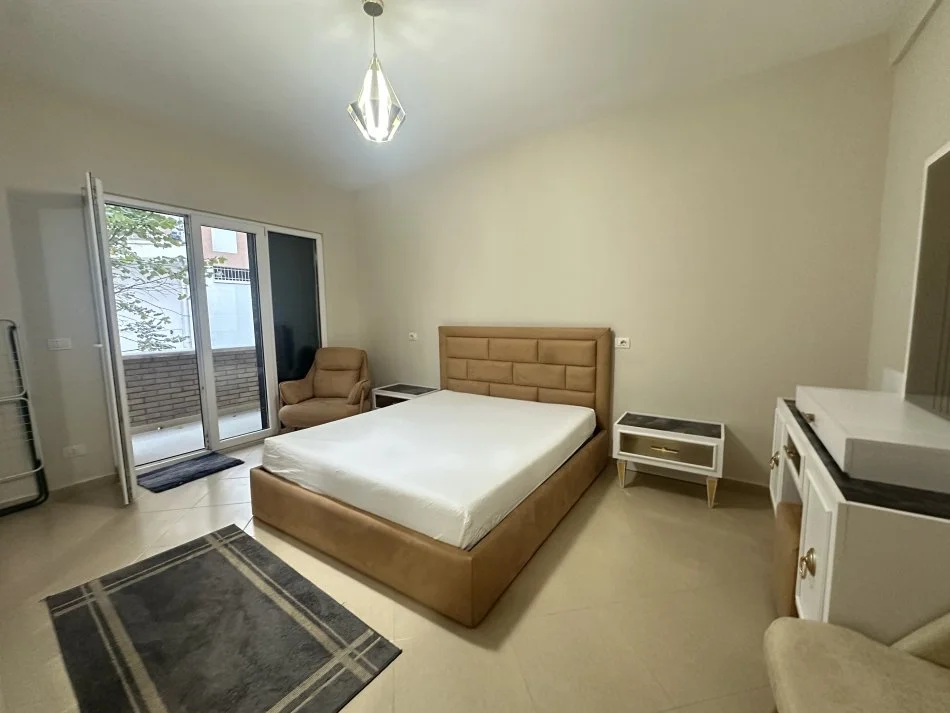 Tirane, shitet apartament 2+1+Ballkon Kati 3, 97 m² 220.000 € (Veneto, Liqeni Thate)