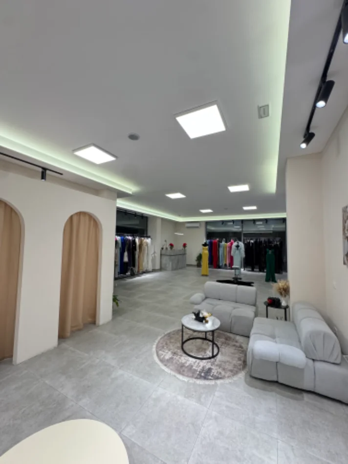 Tirane, shitet nga Pronari, pa-komision dyqan , 142 m² (Rruga Don Bosko)