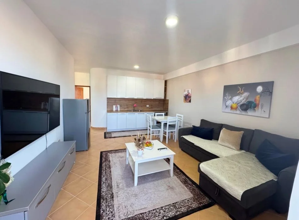 Tirane, jap me qera apartament 2+1+Ballkon Kati 9, 94 m² 700 € (Komuna e Parisit)