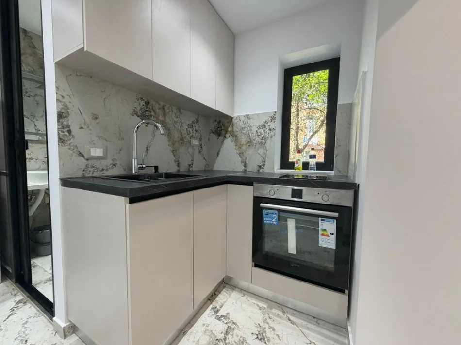Tirane, shitet apartament 1+1 Kati 2, 48 m² 145.000 € (Shkolla e Baletit)