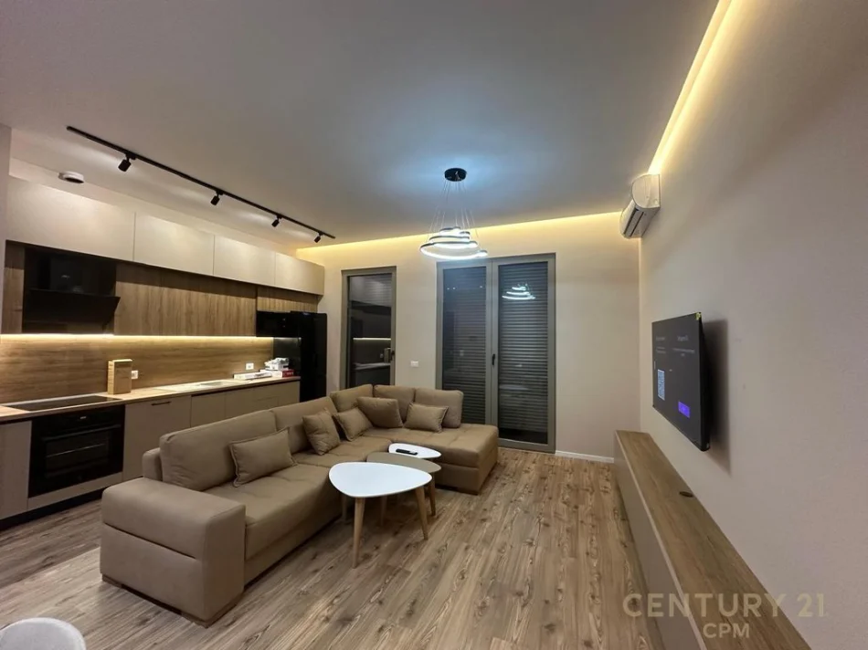 Tirane, jepet me qera apartament 1+1+Aneks+Ballkon Kati 8, 73 m² 1.000 € 