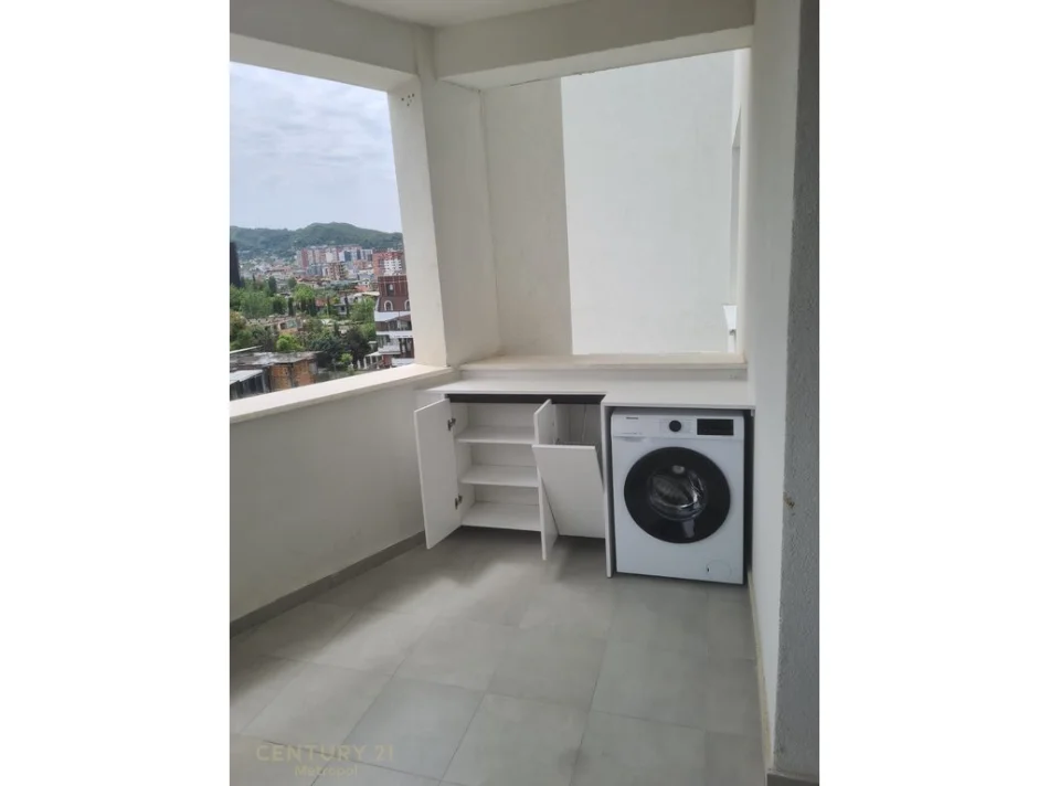 Tirane, jepet me qera apartament 1+1+Aneks+Ballkon Kati 8, 71 m² 650 € (Riverside Residence)