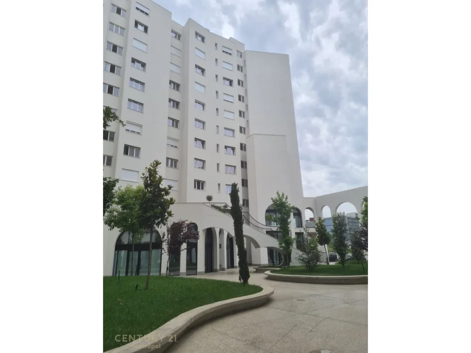 Tirane, jepet me qera apartament 1+1+Aneks+Ballkon Kati 8, 71 m² 650 € (Riverside Residence)
