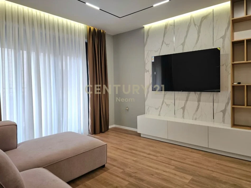 Tirane, jepet me qera apartament 2+1+Aneks+Ballkon Kati 4, 124 m² 1.200 € 