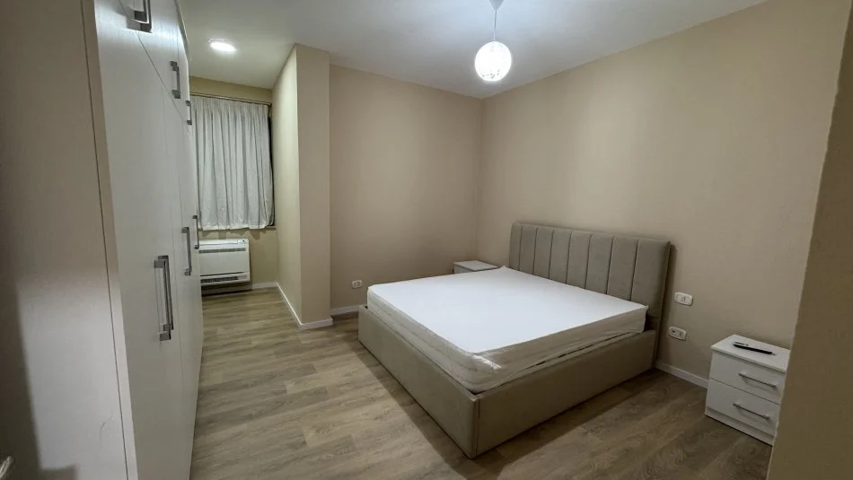 Tirane, jepet me qera apartament 1+1 Kati 5, 77 m² 700 € (Rruga e Kavajes/21 dhjetori)