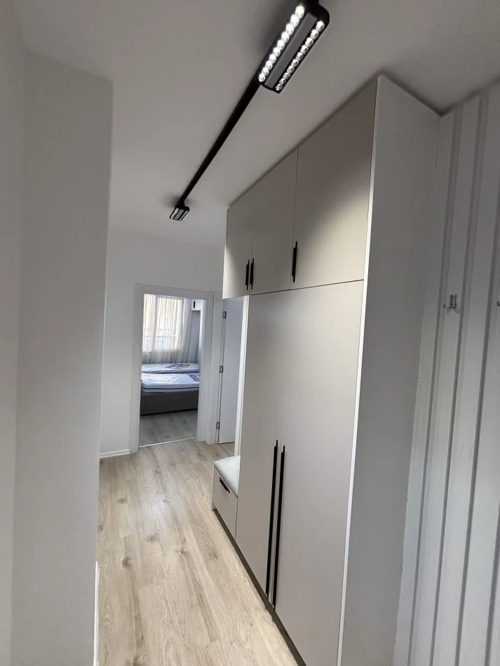 Tirane, jepet me qera apartament 2+1+Ballkon Kati 2, 100 m² 1.200 € (Komuna parisit)