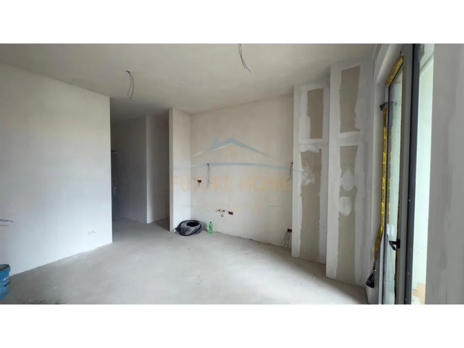 Tirane, shitet apartament 2+1+Ballkon Kati 2, 117 m² 268.000 € (Bulevardi i Ri)