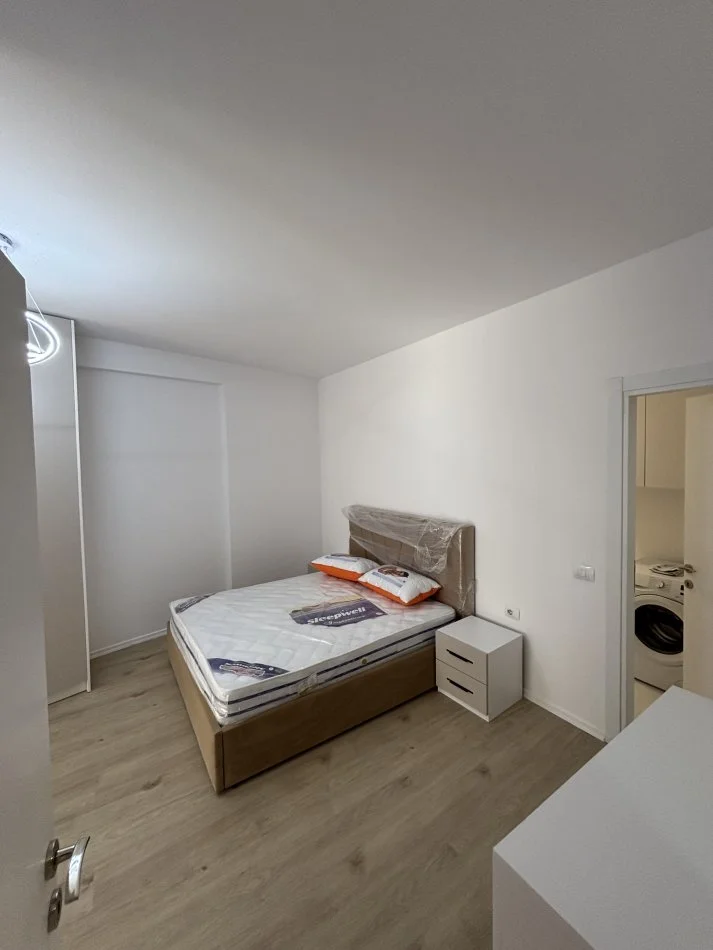 Tirane, jepet me qera apartament 2+1+Ballkon Kati 2, 100 m² 1.200 € (Komuna parisit)