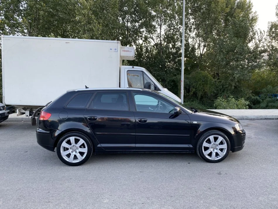 Tirane, shitet makine Audi A3 (sportback) Nafte, e zeze automatik Kondicioner 5.400 €