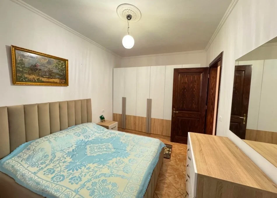 Tirane, jap me qera apartament 2+1+Ballkon Kati 2, 70 m² 500 € (Don Bosko)