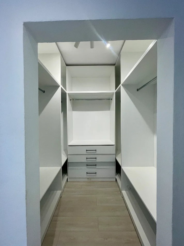 Tirane, jepet me qera apartament 2+1+Ballkon Kati 6, 120 m² 1.200 € (Petro Nini)