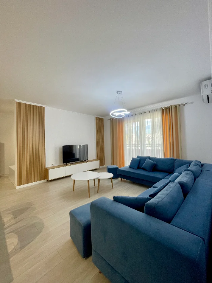 Tirane, jepet me qera apartament 2+1+Ballkon Kati 6, 120 m² 1.200 € (Petro Nini)