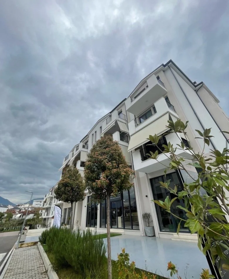 Tirane, shes apartament 2+1+Ballkon Kati 3, 127 m² (Vet Hospital, Liqeni Artificial, Tirane)