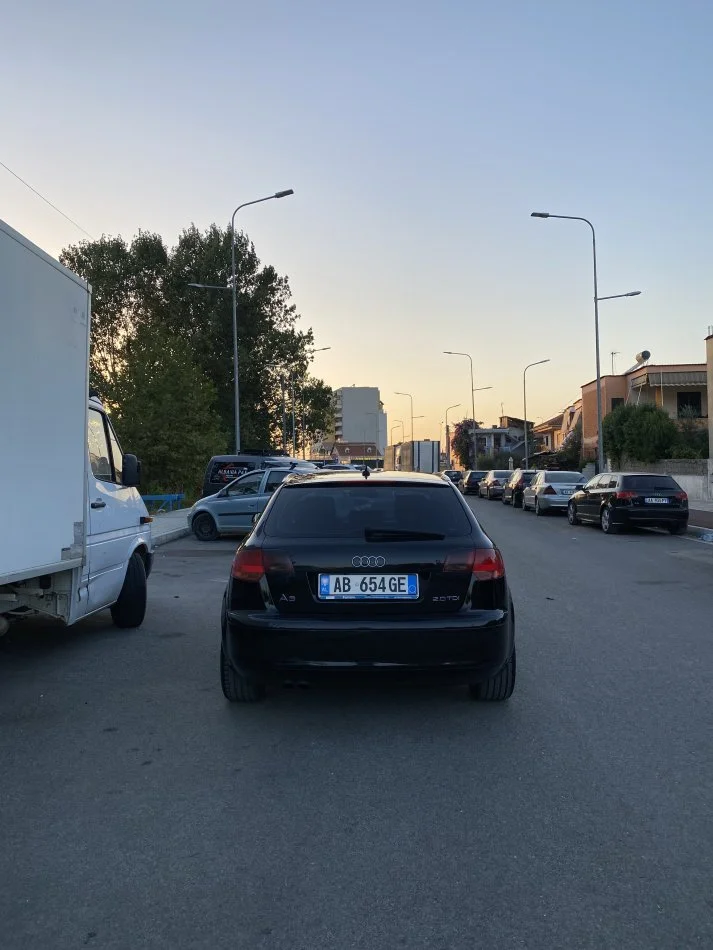 Tirane, shitet makine Audi A3 (sportback) Nafte, e zeze automatik Kondicioner 5.400 €
