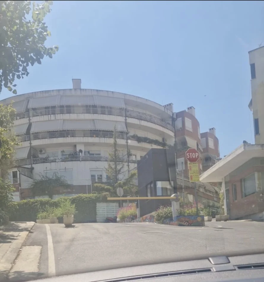 Tirane, jepet me qera apartament 2+1+Aneks+Ballkon Kati 2, 81 m² 450 € (Rezidenca Kodra Diellit)