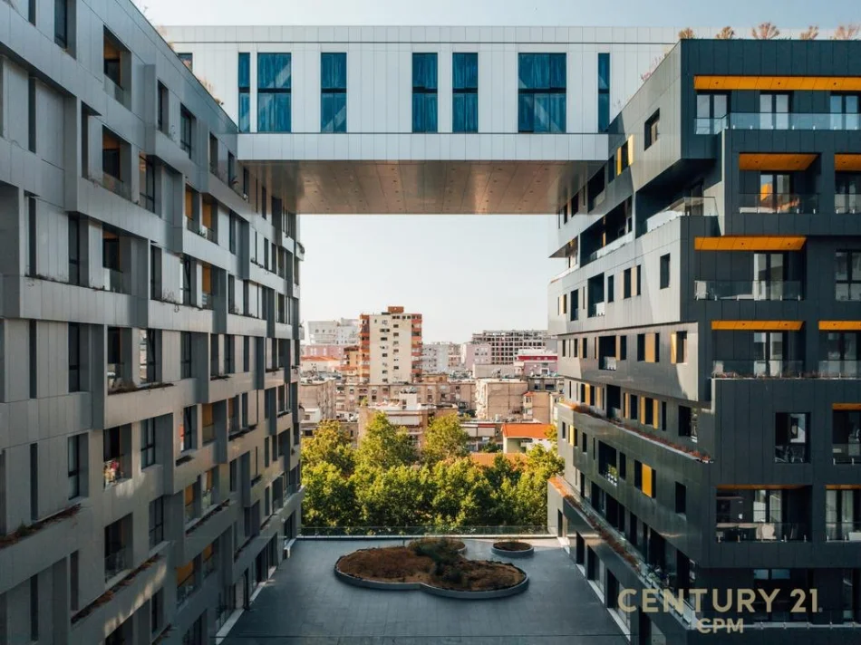 Tirane, shes ambjent biznesi Kati 1, 301 m² 