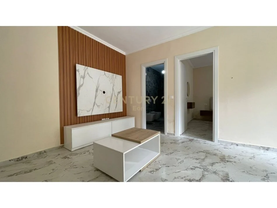 Shkembi Kavajes, shitet apartament 1+1 Kati 1, 52 m² 65.000 € (Shkembi i Kavajes)