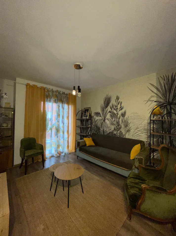 Tirane, jepet me qera apartament 2+1+Ballkon Kati 4, 80 m² 800 € (Rruga e kosovareve)