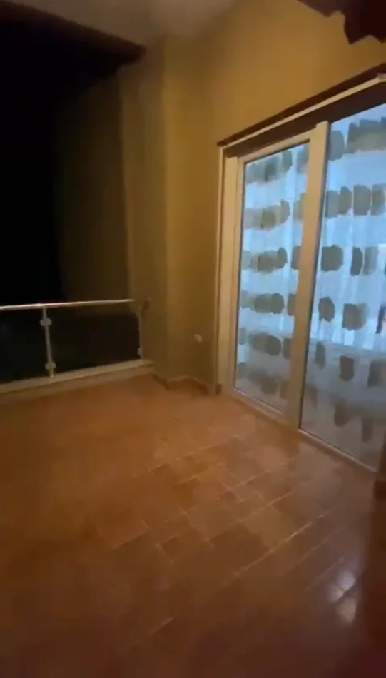 Tirane, jepet me qera apartament 1+1+Ballkon Kati 1, 90 m² 550 € (KOPSHTI BOTANIK)